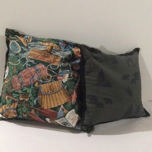 Set rustic pine scented pillows